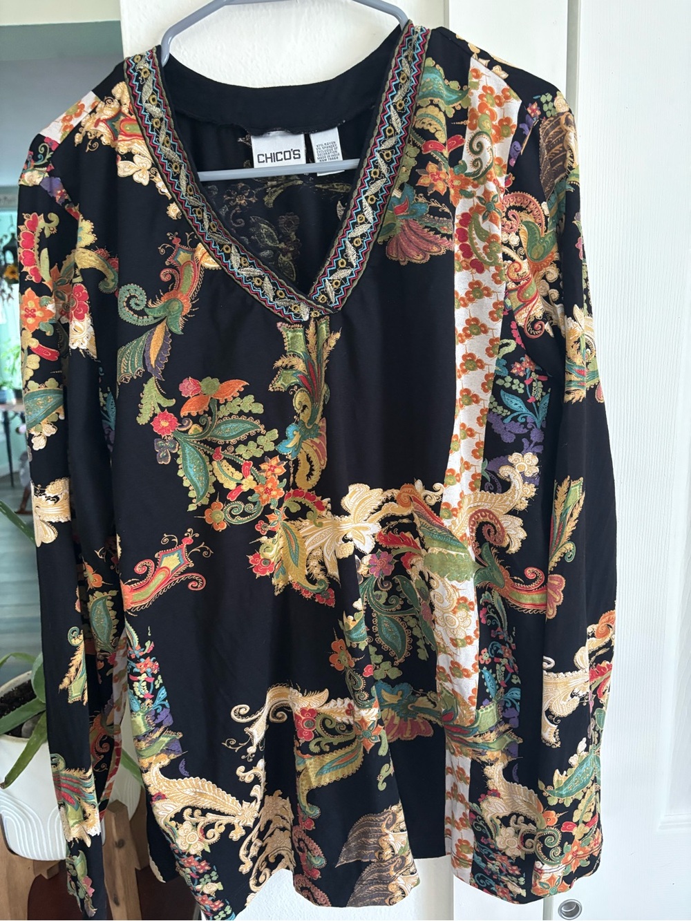 Chico's Black Paisley V-Neck Long Sleeve Tunic with Multicolor Accents